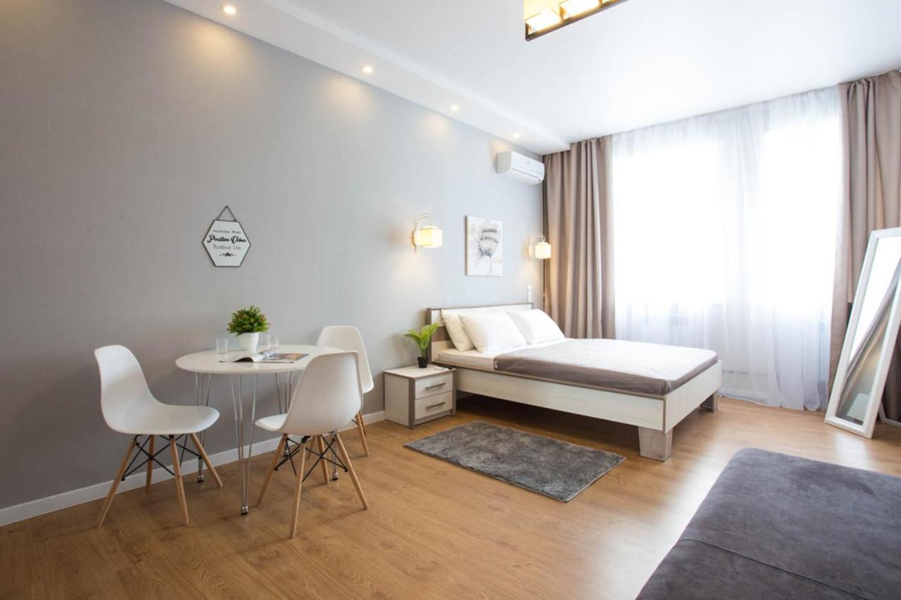Lux Studio Near Metro Yaroslava Mudroho, Universytet - Chernyshevska Str 95-4 Carcóvia Exterior foto
